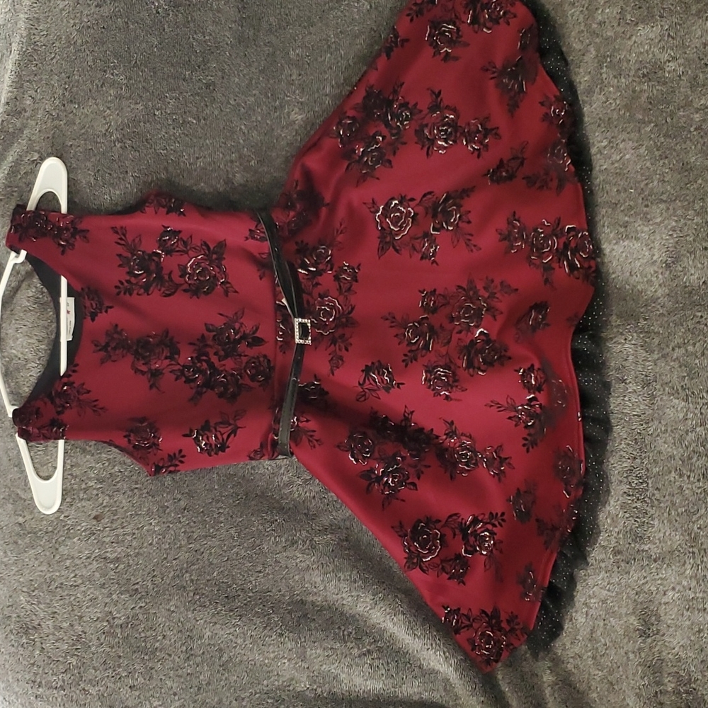 Beautees Girls maroon Dress layered Ruffle Sleeveless size 10  Roses Pattern